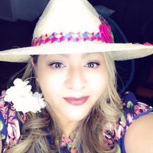 Meet your Posher, Adriana